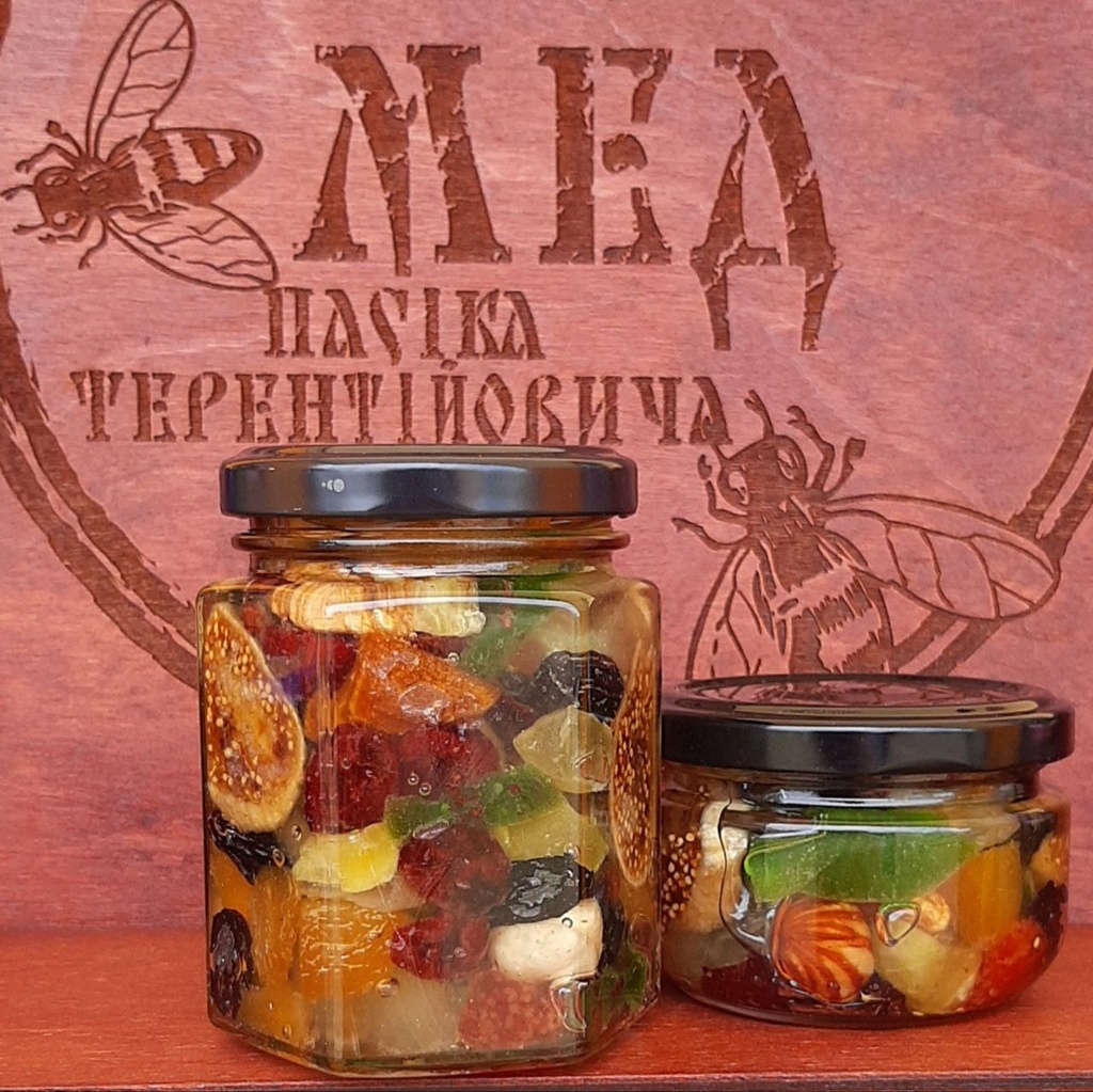Горішки та сухофрукти в меду